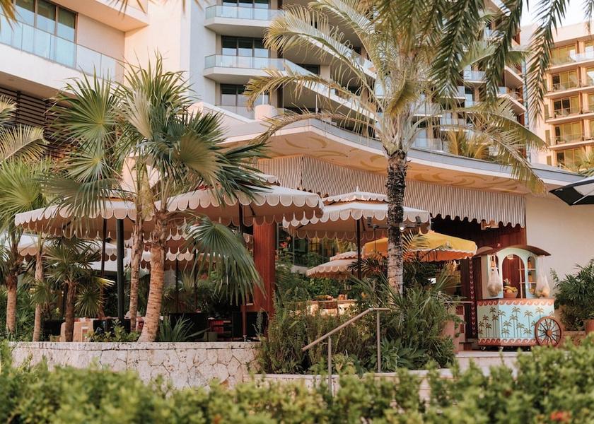  Seven Mile Beach Restaurant