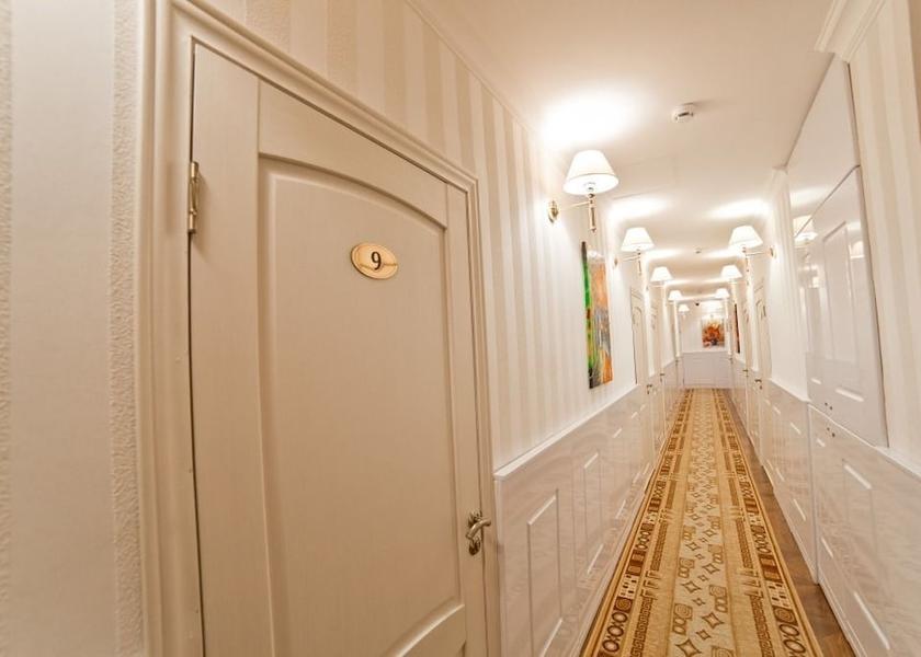  Astana Hallway