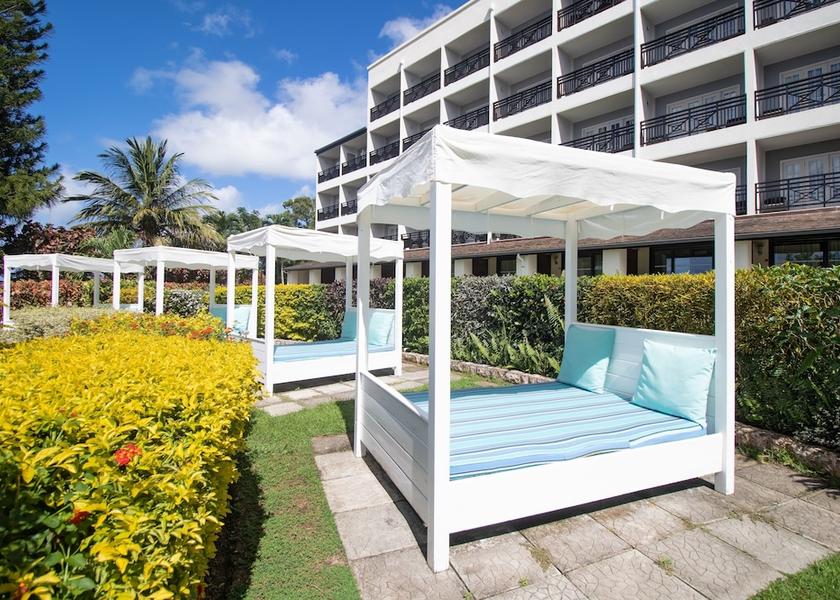  Castries Exterior Detail