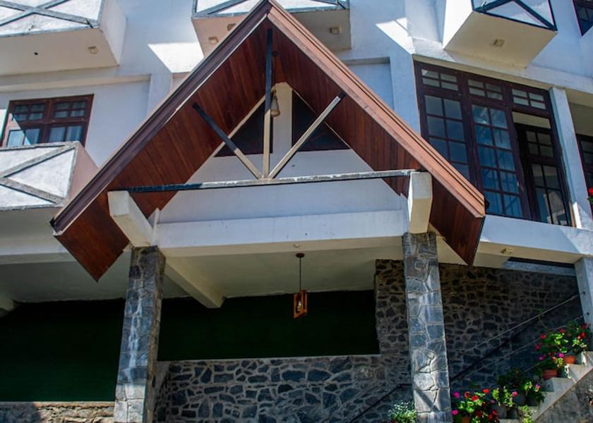 Central Province Nuwara Eliya Front of property
