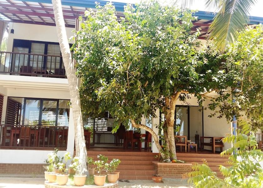 Puttalam District Kalpitiya Facade