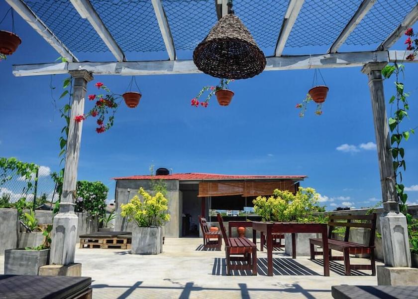 Western Province Mount Lavinia Terrace/patio