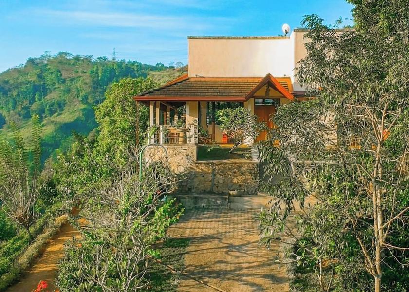 Central Province Ulapane Mountain view