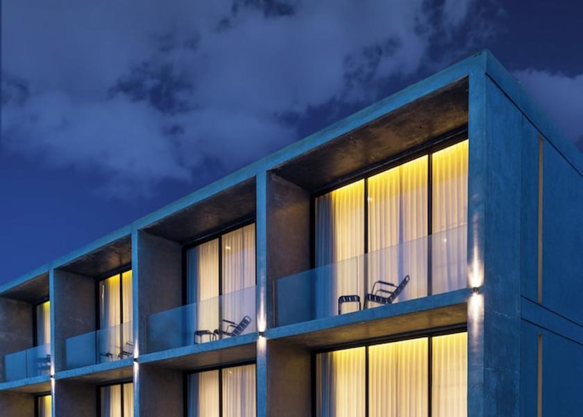 Surfing/boogie boarding