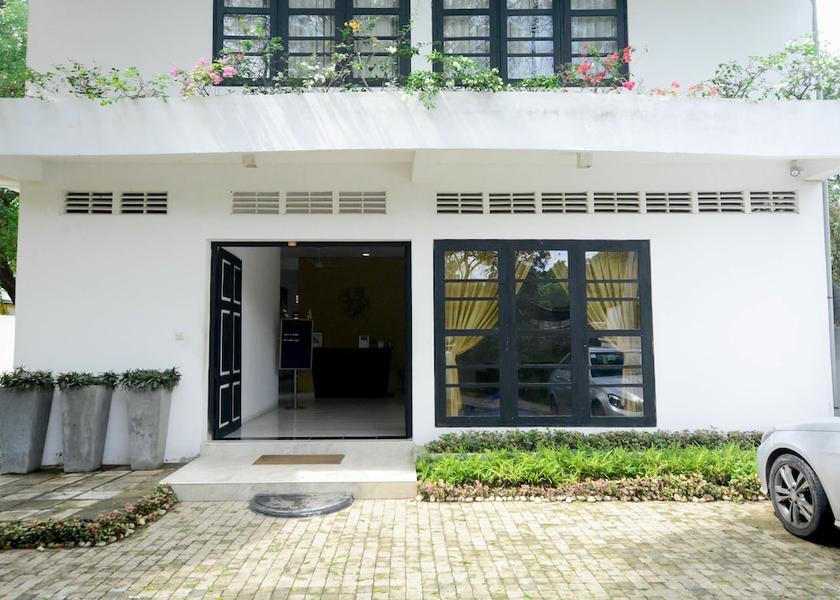 Sabaragamuwa Province Embilipitiya Property entrance