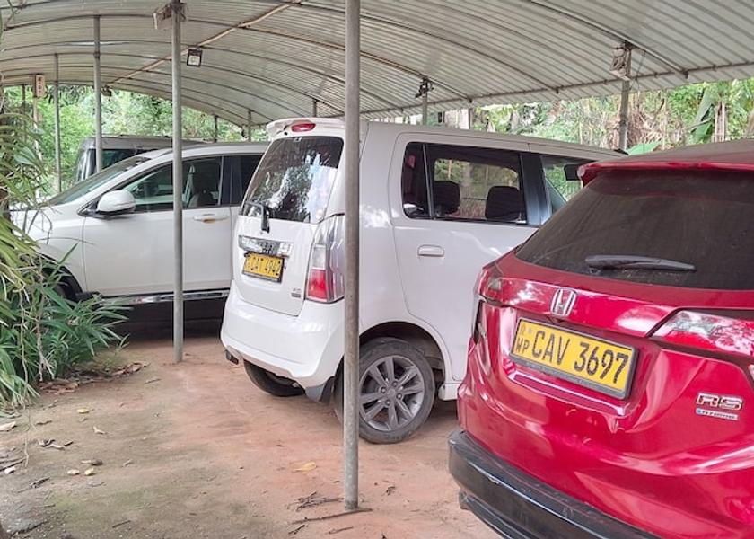 Anuradhapura District Anuradhapura Parking