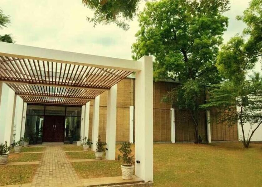 Hambantota District Tissamaharama Entrance