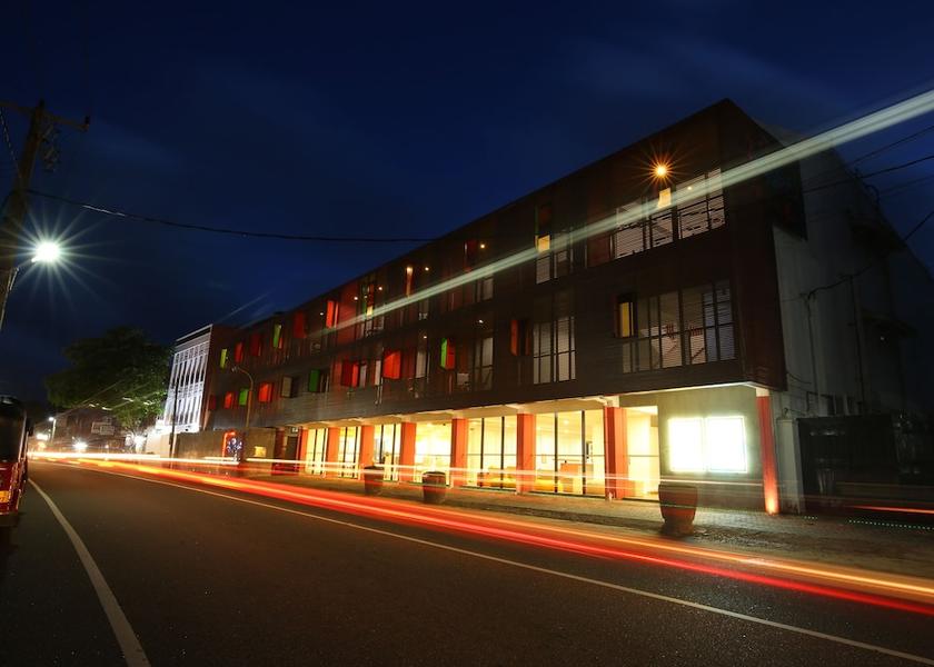 Southern Province Hikkaduwa Front of property - evening/night