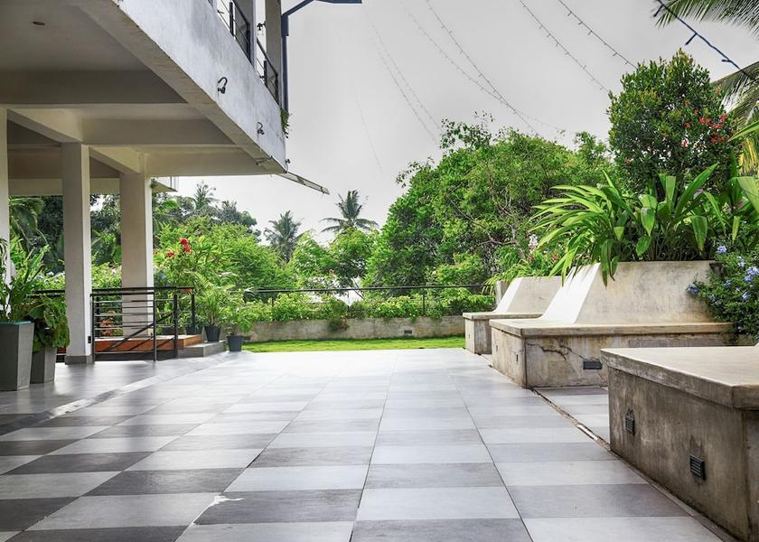 Central Province Hedeniya Exterior Detail