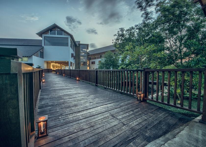 Puttalam District Waikkal Exterior Detail