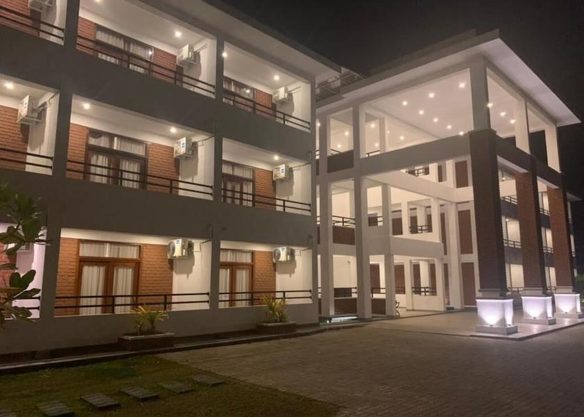 Puttalam District Wennappuwa Facade