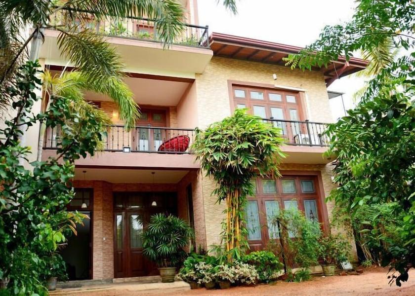Western Province Mount Lavinia Front of property
