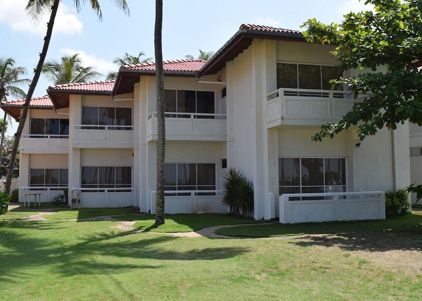 Puttalam District Marawila Exterior Detail