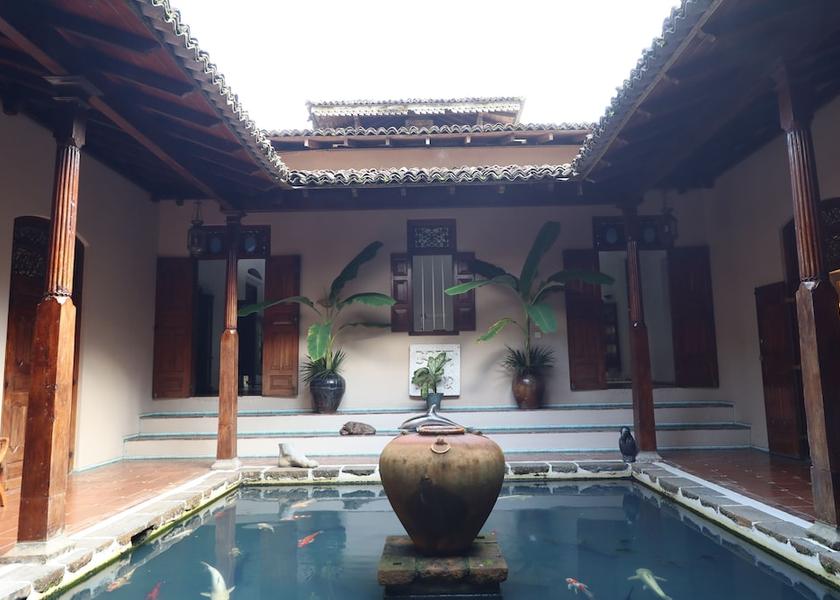 Galle District Padinnoruwa Interior Entrance