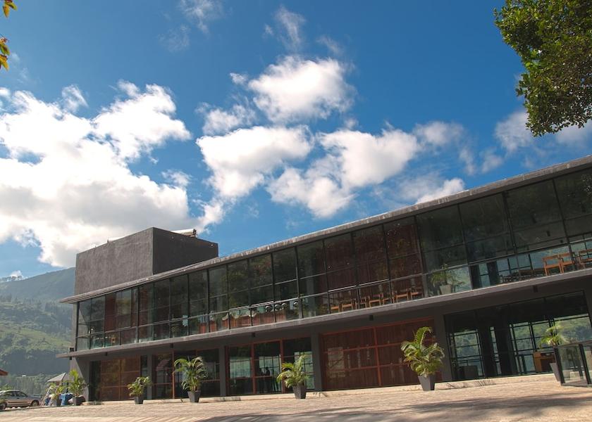 Nuwara Eliya District Nuwara Eliya Facade