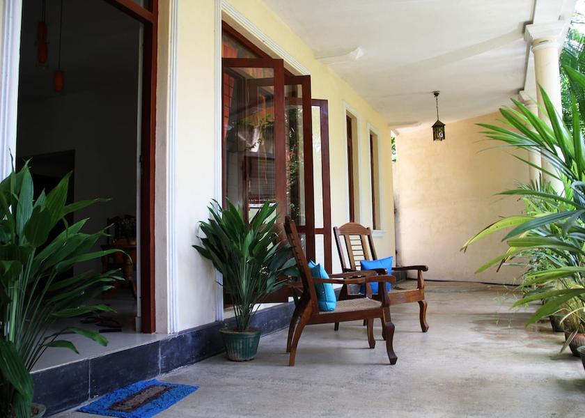 Western Province Narangodapaluwa Exterior