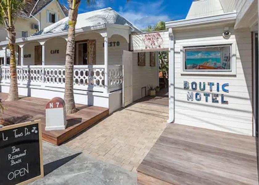  Grand Case Primary image