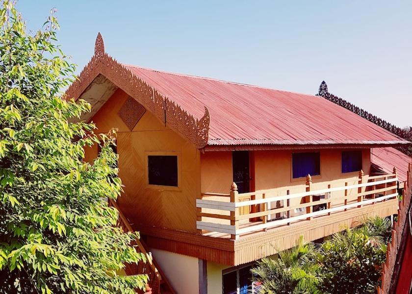 Mandalay Region Nyaung-U Exterior Detail