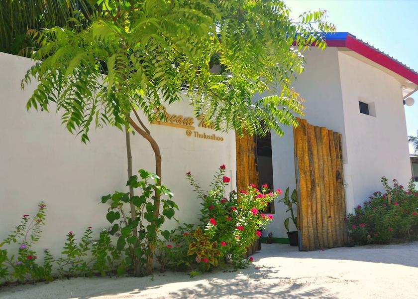 Kaafu Atoll Thulusdhoo Island Front of property