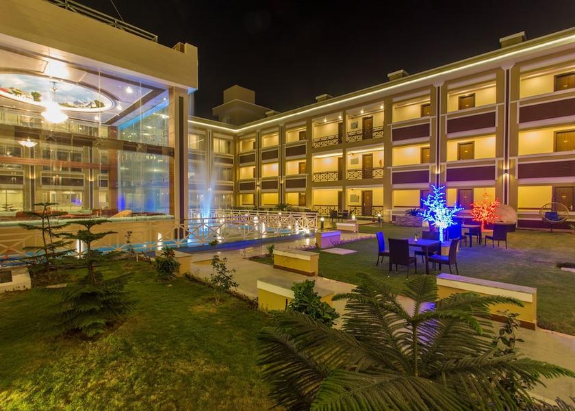  Simara Interior Entrance