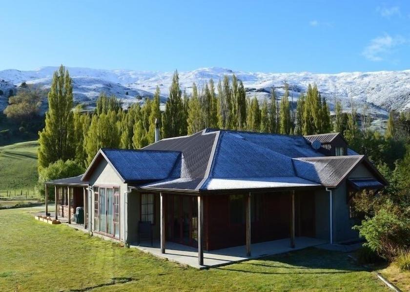 Otago Cardrona Facade