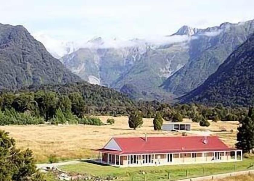 West Coast Fox Glacier Mountain View