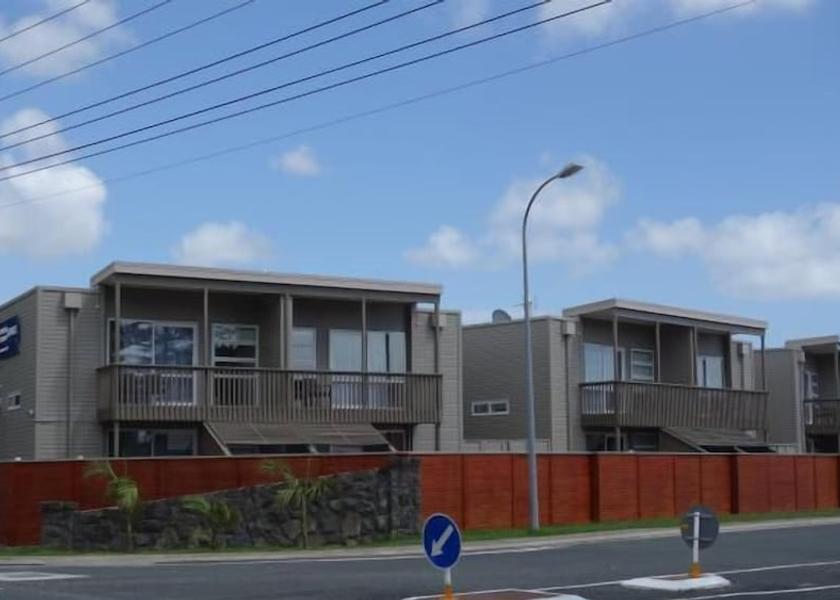 Auckland Region Helensville Front of property