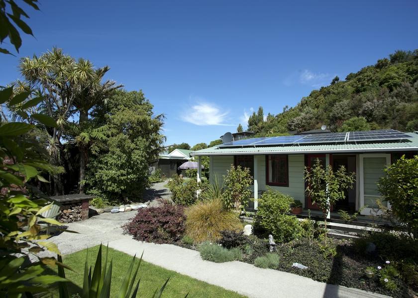 Tasman Region Collingwood Property grounds