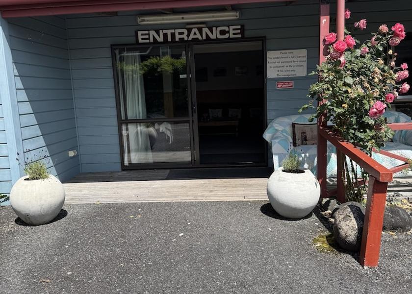 Manawatū-Whanganui National Park Front of property