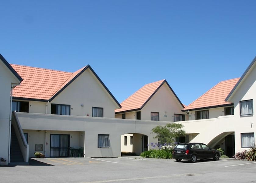 West Coast Hokitika Courtyard