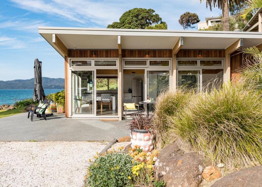 Northland Cable Bay Garden