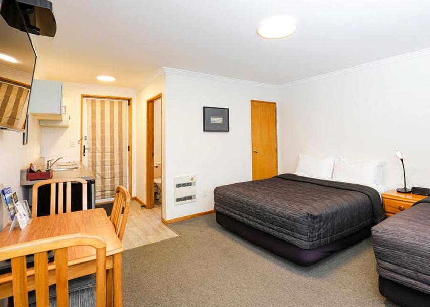 West Coast Westport Queen and Single Studio