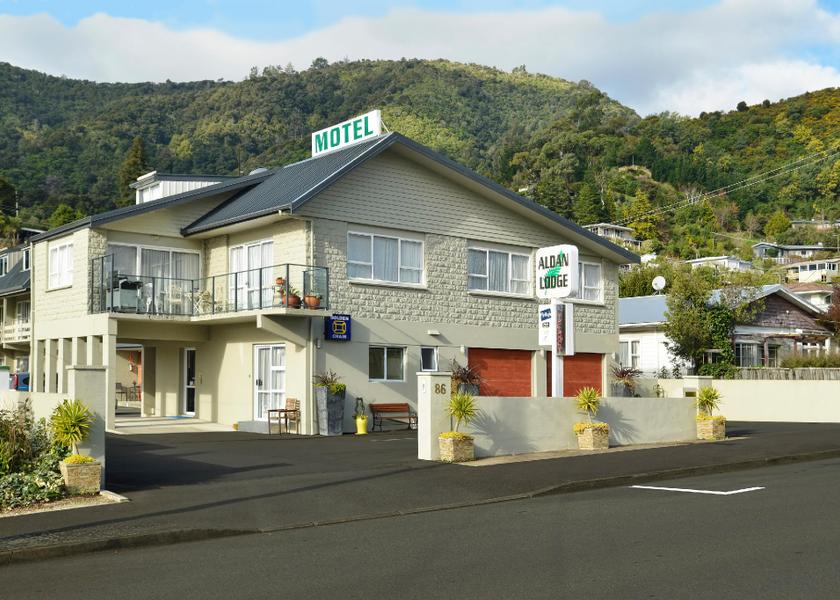 Marlborough Picton Hotel Exterior