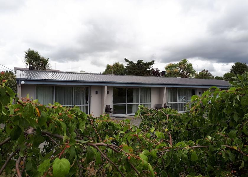 Southland Te Anau Garden view
