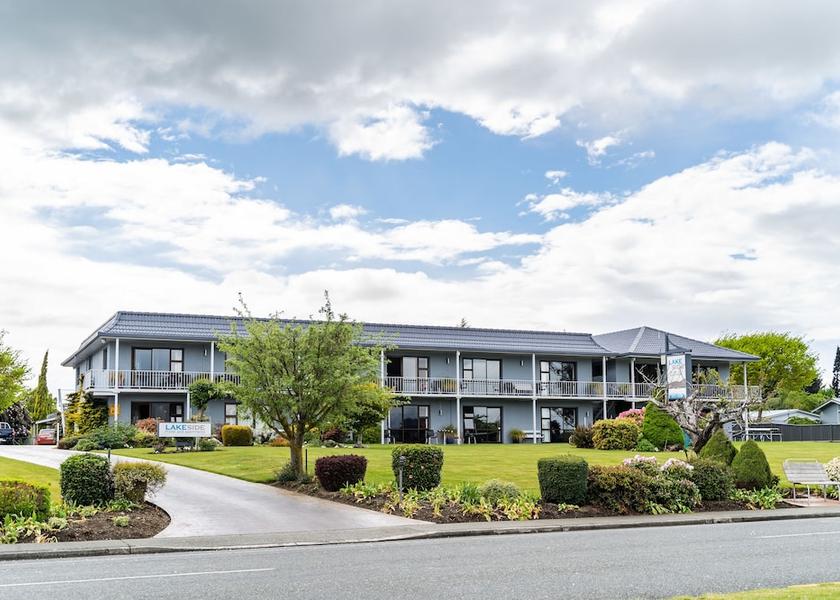 Southland Te Anau Front of property