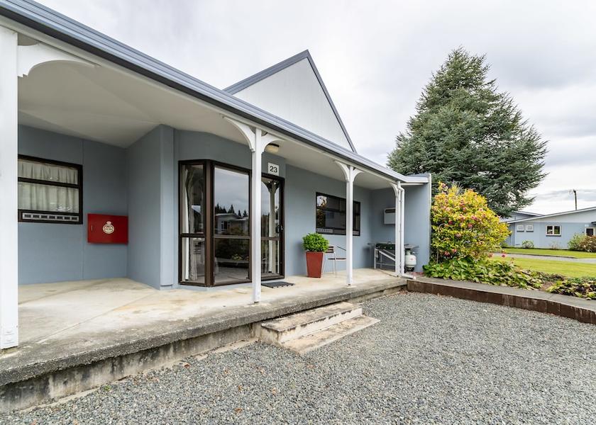 Southland Te Anau Garden view