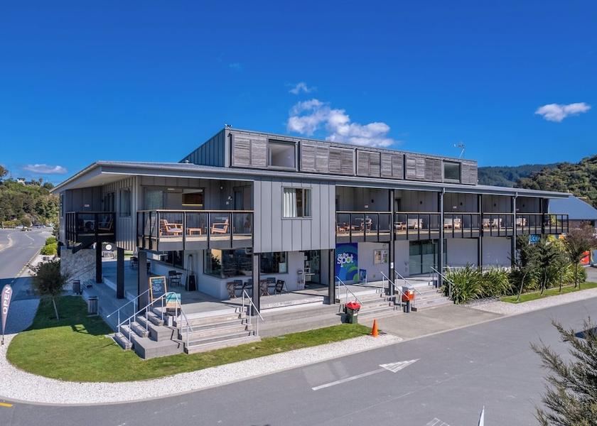 Tasman Region Kaiteriteri Front of property
