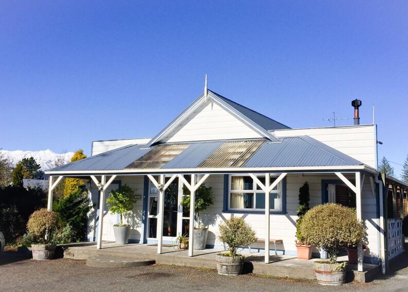 Manawatū-Whanganui National Park Facade