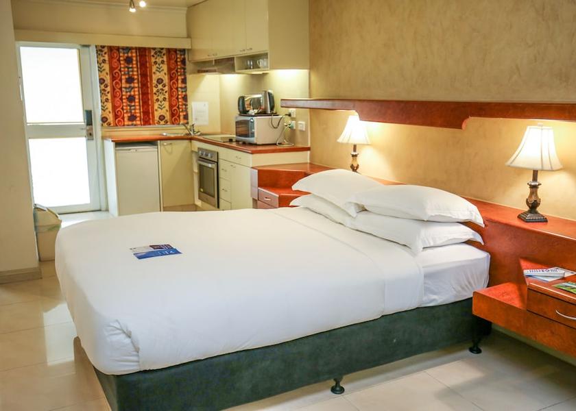  Port Moresby Room