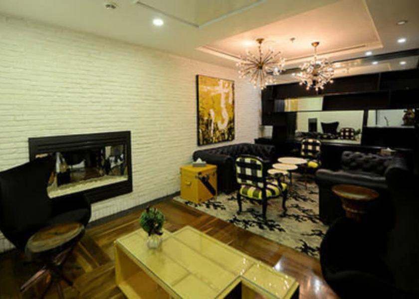  Lahore Lobby