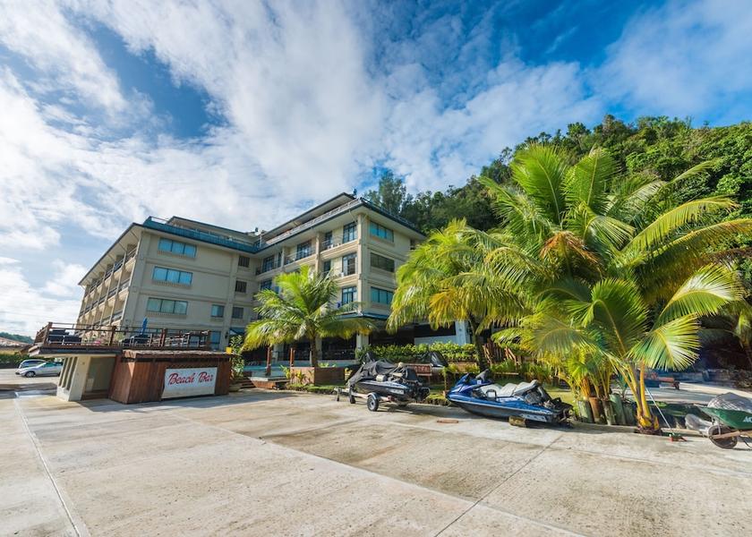 Koror Malakal Island Exterior detail