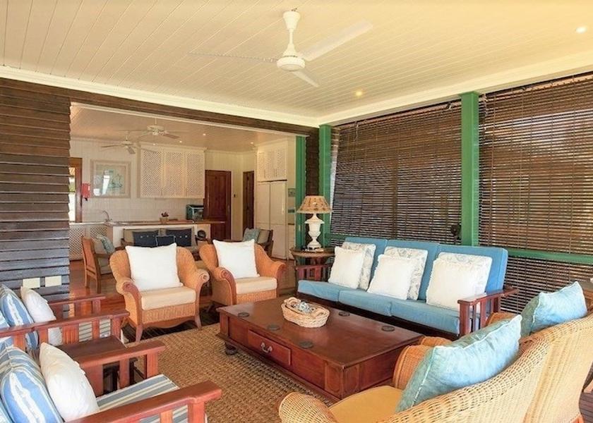  Cerf Island Living Area