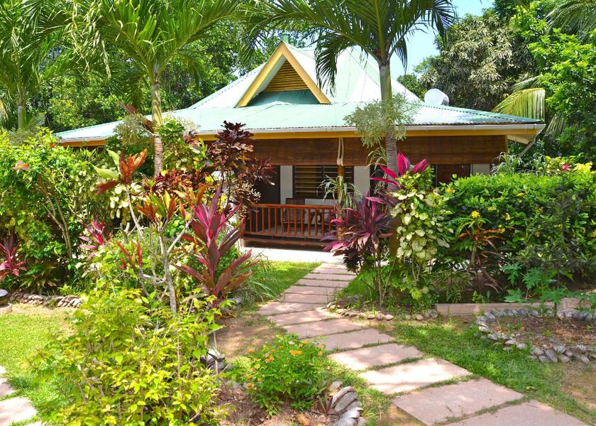  La Digue Hotel Exterior