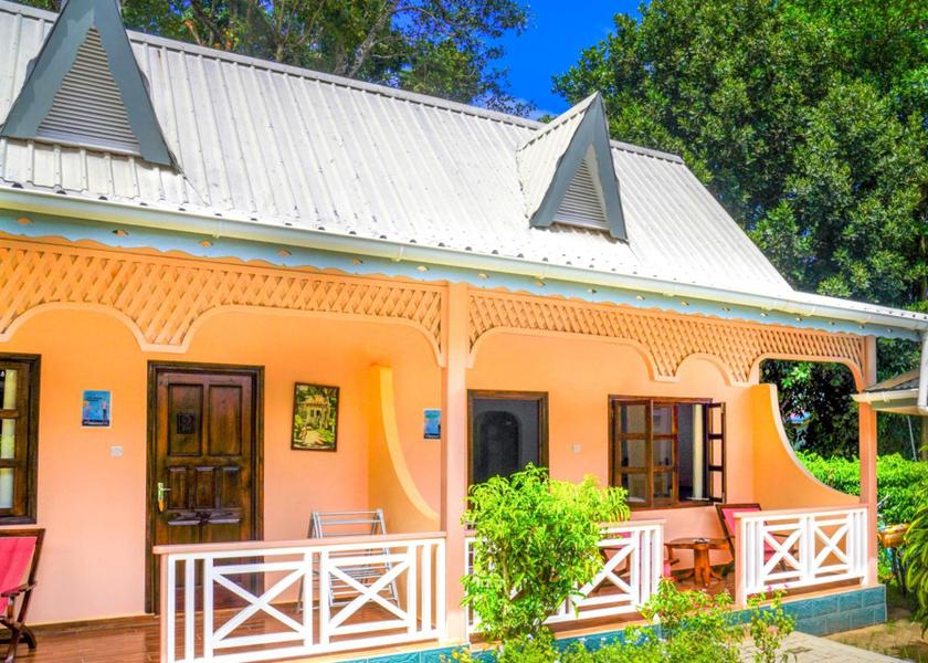  La Digue Hotel Exterior