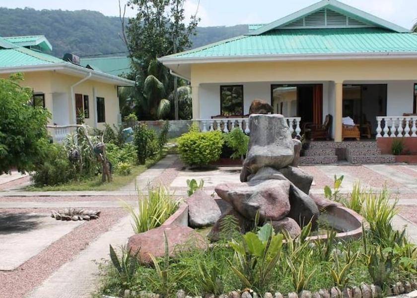  La Digue Exterior
