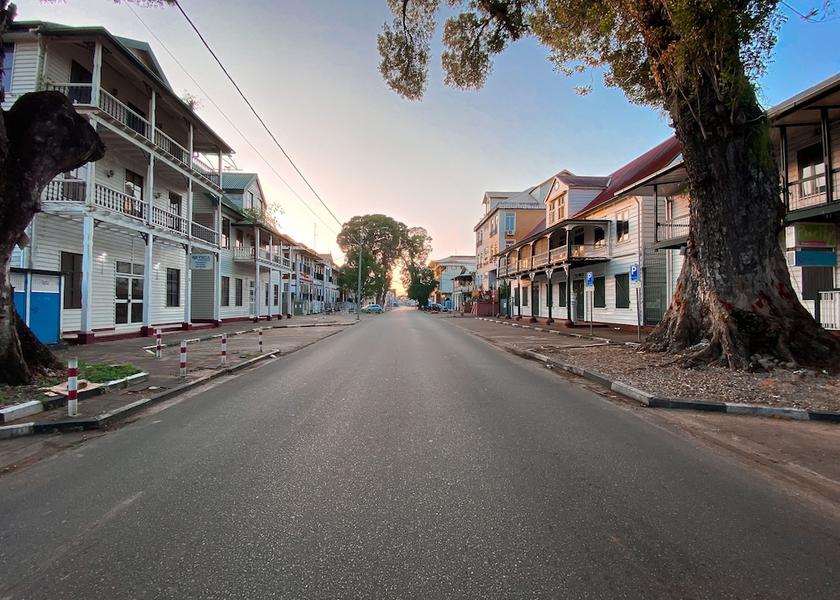  Paramaribo Exterior