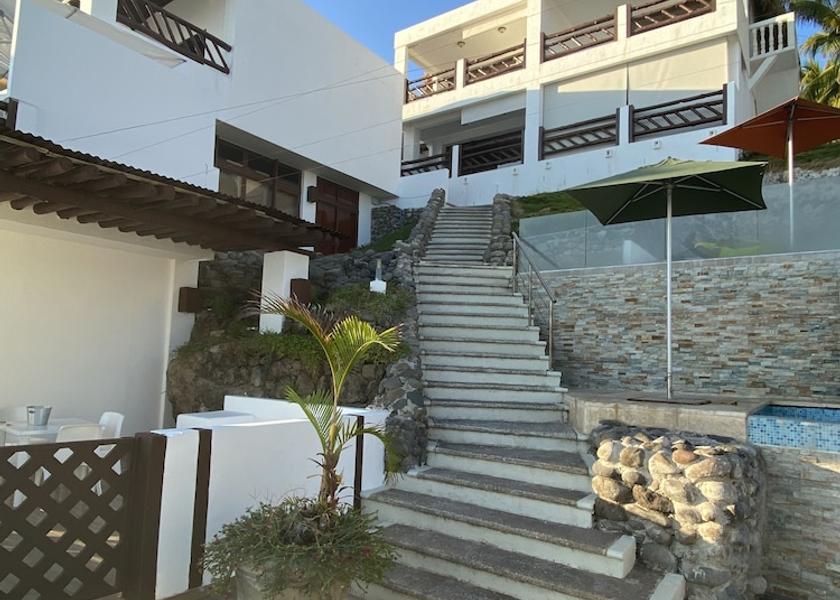  La Libertad Facade