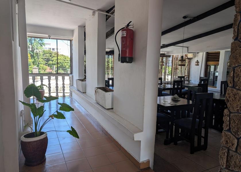  Dar es Salaam Interior Entrance