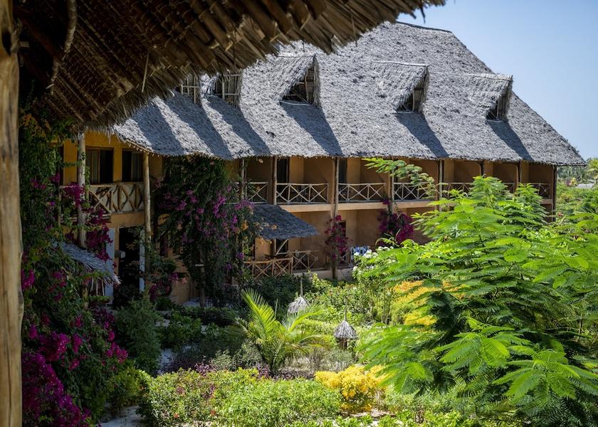  Matemwe Front of property