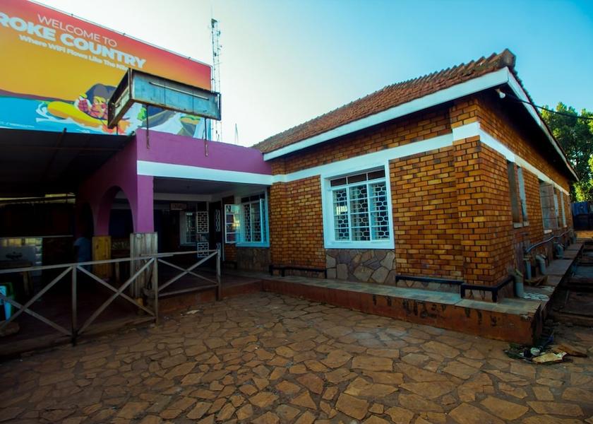  Entebbe Exterior Detail